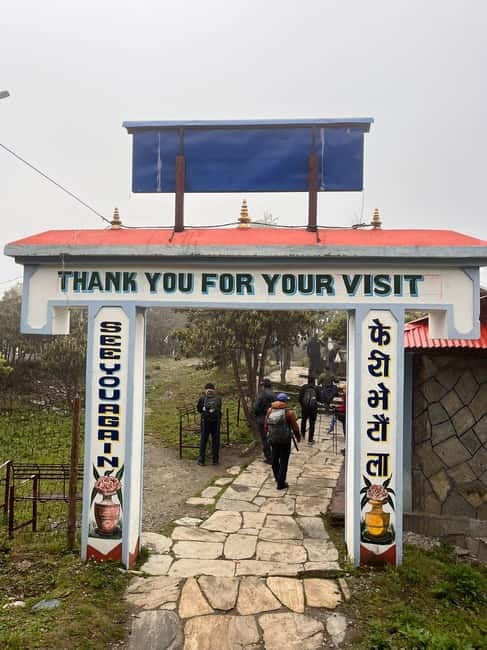 Pokhara: 4-Day Beautiful Ghorepani Poon Hill & Ghandruk Trek - Day 4: Descent to Ghandruk and Lunch Views of Annapurna South